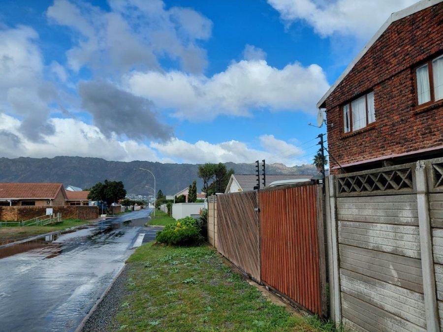 7 Bedroom Property for Sale in Gordons Bay Central Western Cape